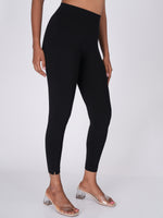 Load image into Gallery viewer, Movease 7/8 Black Leggings
