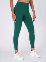 Load image into Gallery viewer, Movease 7/8 Green Leggings
