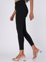 Load image into Gallery viewer, Movease 7/8 Black Leggings
