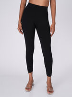 Load image into Gallery viewer, Movease 7/8 Black Leggings
