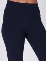 Load image into Gallery viewer, Movease 7/8 Navy Blue Leggings
